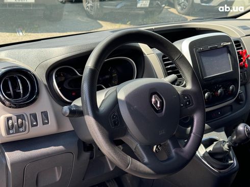Renault Trafic 2016 серый - фото 21