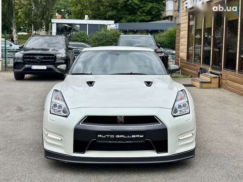 Nissan GT-R 2013 - фото 2