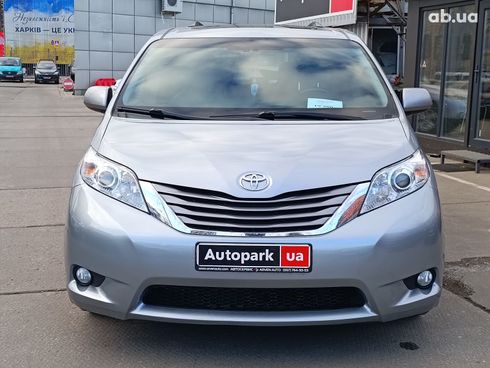 Toyota Sienna 2016 серый - фото 2