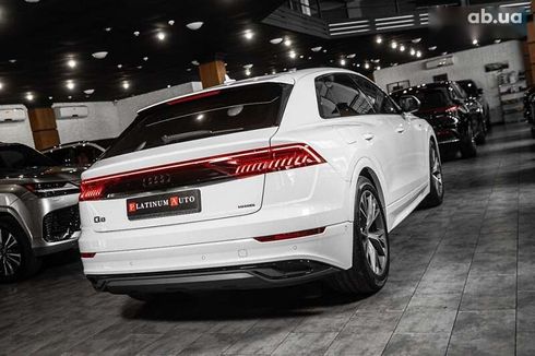Audi Q8 2021 - фото 6