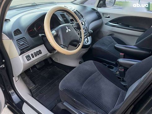 Mitsubishi Grandis 2006 - фото 13
