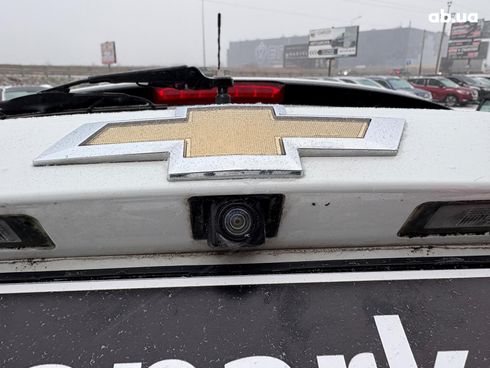 Chevrolet Trax 2016 белый - фото 41