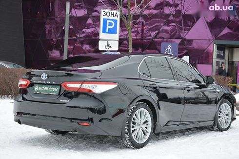 Toyota Camry 2019 - фото 15