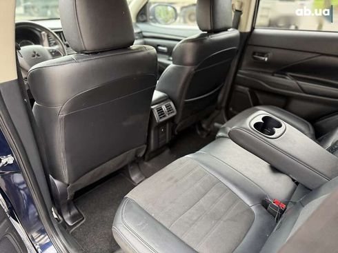 Mitsubishi Outlander 2019 - фото 26
