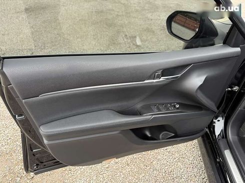 Toyota Camry 2021 - фото 6