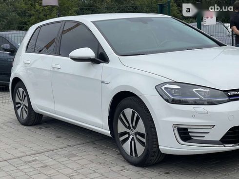 Volkswagen e-Golf 2020 - фото 7