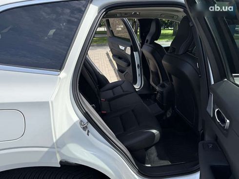 Volvo XC60 2020 - фото 30
