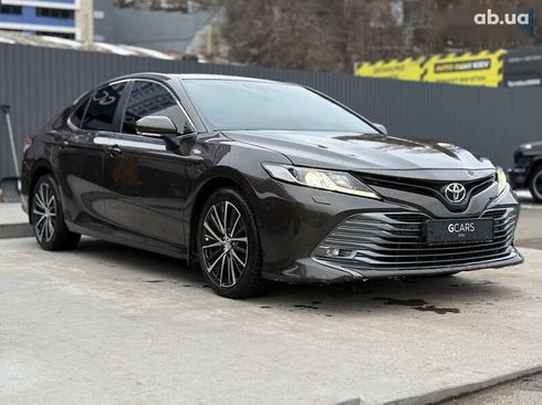 Toyota Camry 2018 - фото 3