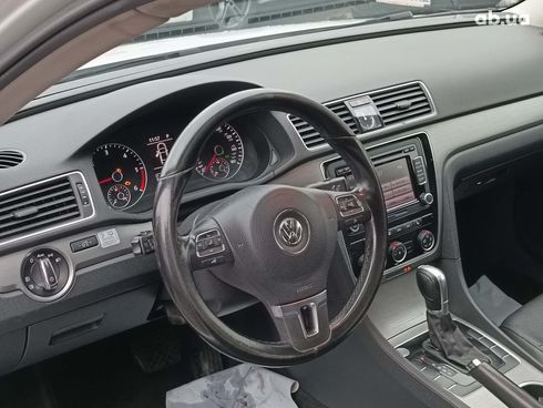 Volkswagen Passat 2015 белый - фото 19