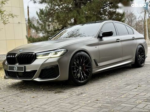 BMW 5 серия 2021 - фото 2
