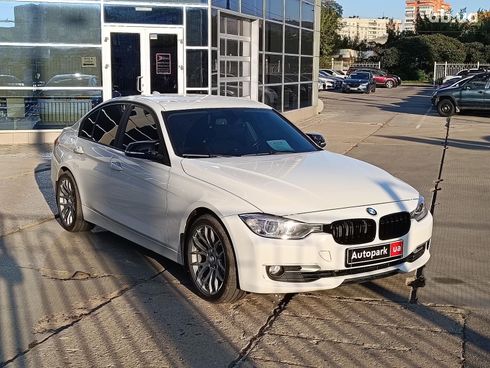 BMW 3 серия 2014 белый - фото 14