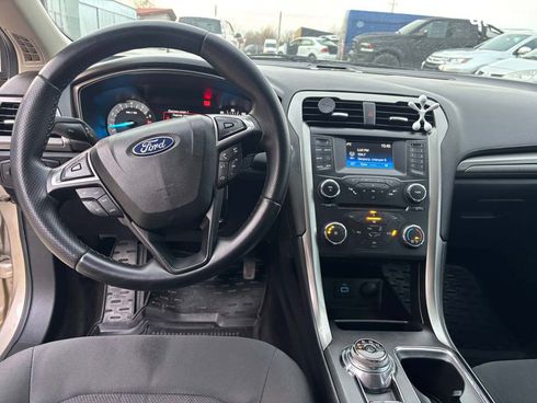 Ford Fusion 2016 бежевый - фото 21