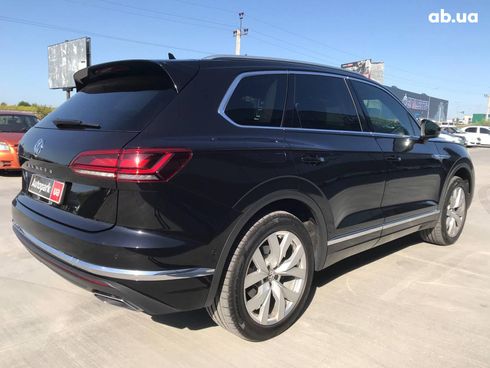 Volkswagen Touareg 2019 черный - фото 7