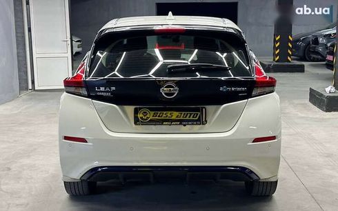 Nissan Leaf 2022 - фото 5