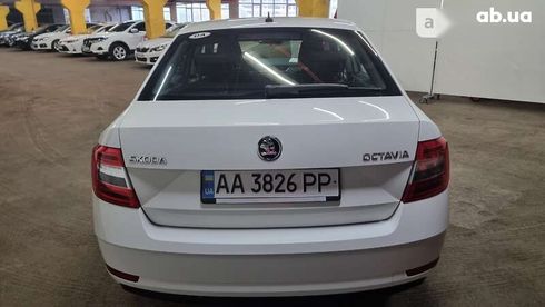 Skoda Octavia 2019 - фото 12