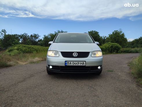Volkswagen Touran 2006 серый - фото 2
