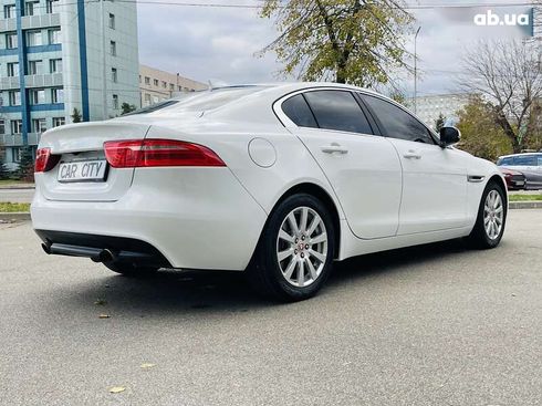 Jaguar XE 2018 - фото 5