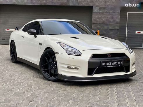 Nissan GT-R 2013 - фото 2