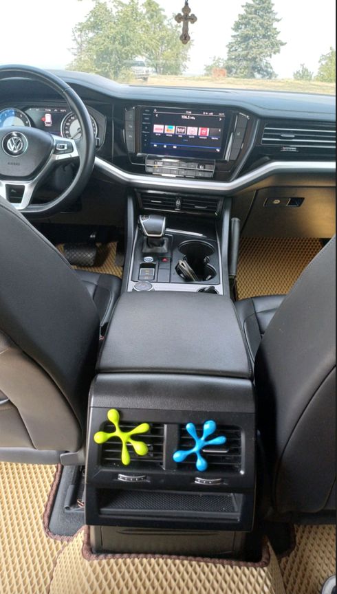 Volkswagen Touareg 2019 серый - фото 19