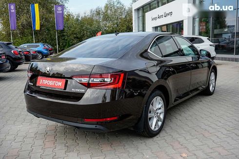 Skoda Superb 2018 - фото 7