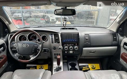 Toyota Sequoia 2013 - фото 11