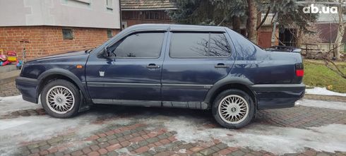 Volkswagen Vento 1994 синий - фото 5