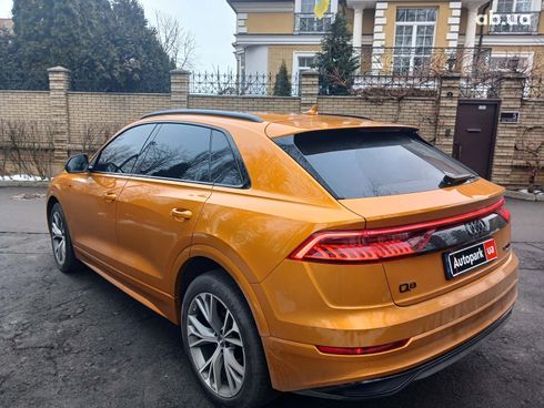 Audi Q8 2020 оранжевый - фото 7