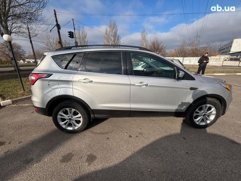 Ford Escape 2018 серый - фото 11