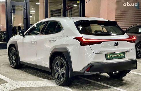 Lexus UX 2019 - фото 11