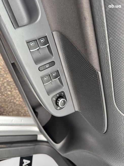 Volkswagen Golf 2005 серый - фото 19