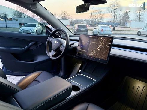 Tesla Model Y 2022 - фото 8
