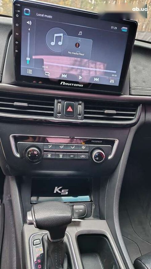 Kia K5 2015 - фото 12