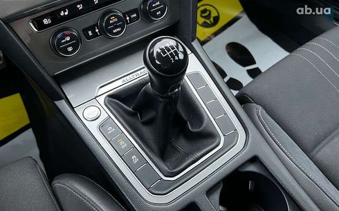 Volkswagen Passat 2015 - фото 16