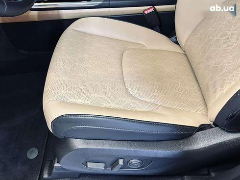 Kia Carnival 2021 - фото 21