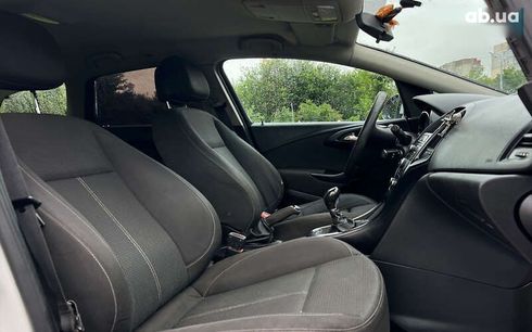 Opel Astra 2012 - фото 9