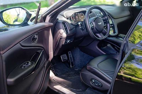 Aston Martin DBX 2021 - фото 10