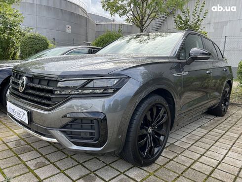 Volkswagen Touareg 2022 - фото 28