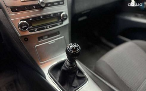 Toyota Avensis Verso 2013 - фото 12