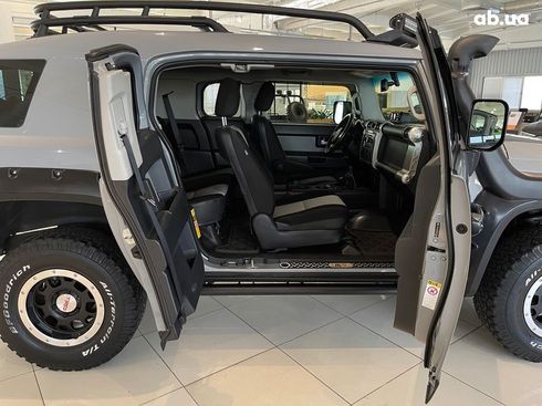 Toyota FJ Cruiser 2013 - фото 13