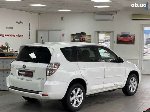 Toyota RAV4 2013 - фото 14