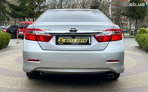 Toyota Camry 2013 - фото 6