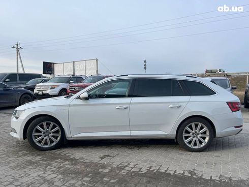 Skoda Superb 2015 белый - фото 43