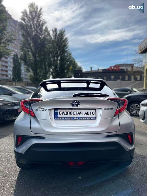 Toyota C-HR 2019 - фото 17