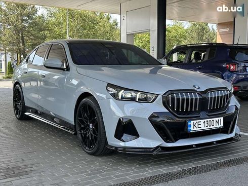 BMW 5 серия 2024 - фото 10