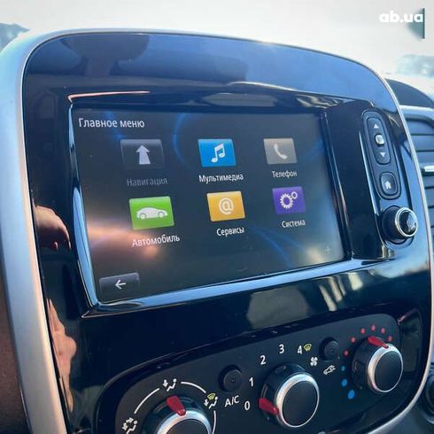 Renault Trafic 2021 - фото 27