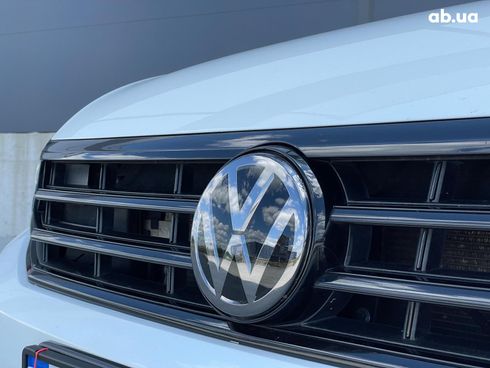 Volkswagen passat b8 2019 белый - фото 11