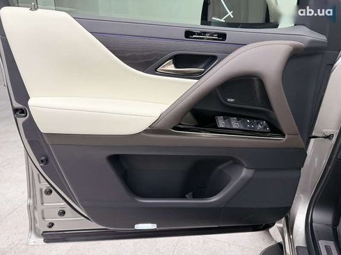 Lexus LX 2022 - фото 18
