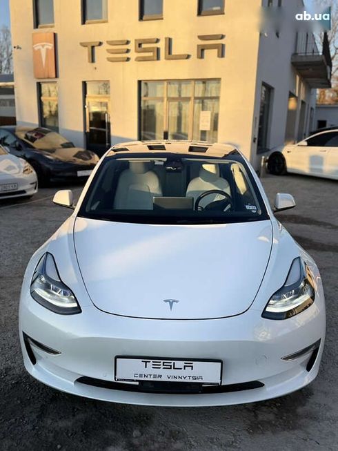 Tesla Model 3 2021 - фото 9