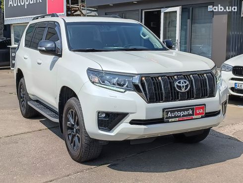 Toyota Land Cruiser Prado 2021 белый - фото 16