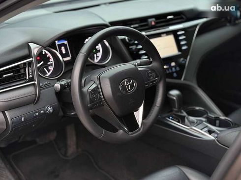 Toyota Camry 2018 - фото 15